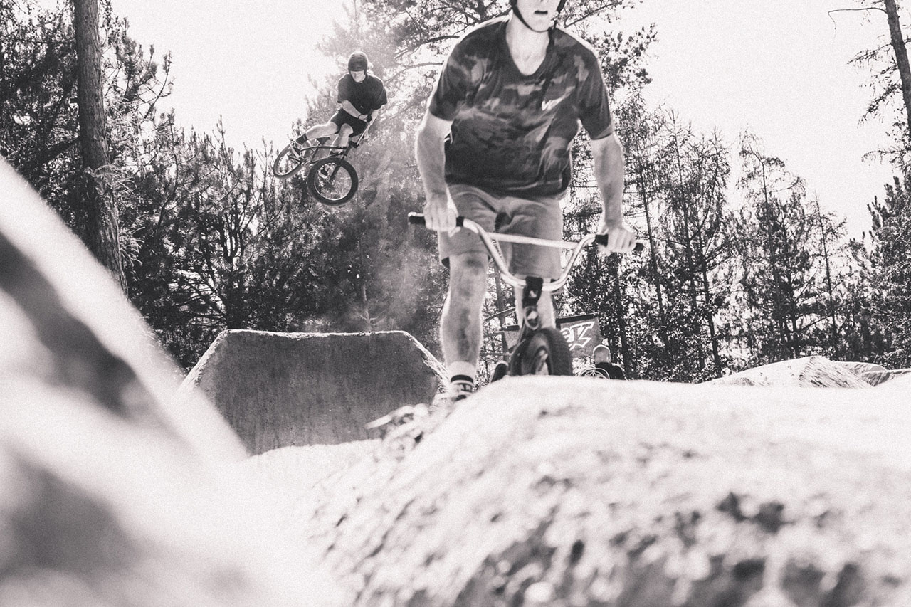 Moritz Riberich schlängelt sich durch die kleine Line