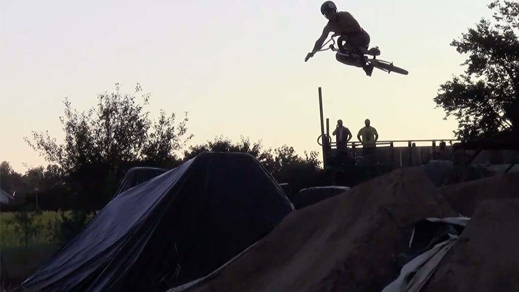 Trotz Corona wurde auch im Sommer 2020 an den Aichwaldtrails vor den Toren Stuttgarts wieder fleißig gebudelt und abgeschanzt.