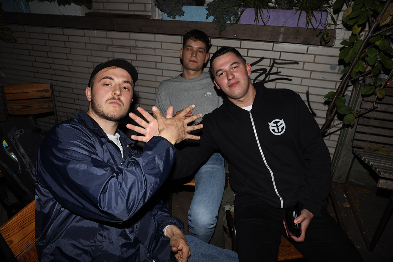 Siegen represent! Carlo Hoffmann (links) und seine Eiserfeld-Homies