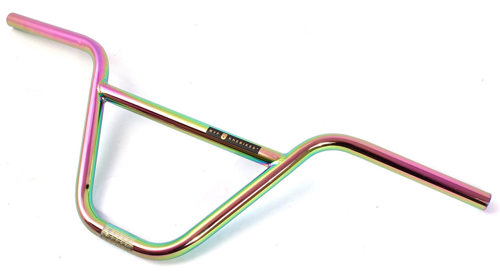 Der MVP BMX Lenker von KHEbikes ist sehr leicht, trotzdem erstaunlich günstig und jetzt außerdem im Oil-Slick-Colorway erhältlich.