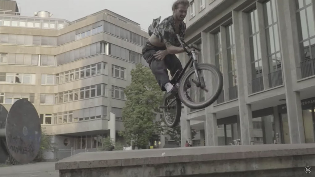 Unsere Homies vom kunstform BMX Shop in Stuttgart sind eins der 10 Teams, die am The Circle-Videocontest von VANS teilnehmen.