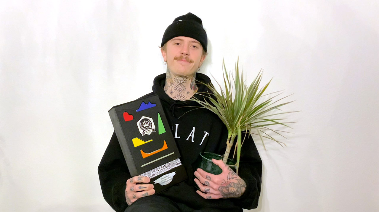 Doppelpack: Felix Prangenberg hat in diesem Jahr nicht nur den Award für den besten deutschen Videopart abgeräumt, sondern wurde von euch auch gleich noch vollkommen verdient zum fünften Mal in Folge zum Streetfahrer des Jahres gewählt