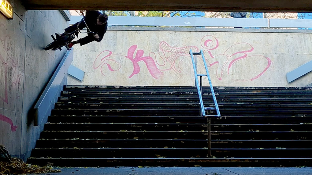 Hier entlang für fast 20 Minuten Raw Footage vom Our House BMX Roadtrip 2020 mit Felix Prangenberg, Bruno Hoffmann, Kilian Roth und Mo Nußbaumer.