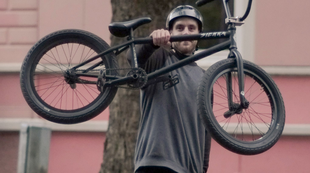 Christian Masur hat sich ein neues Rädchen gegönnt, das er komplett auf Flybikes-Produkten aufgebaut hat. Mehr dazu in unserem heutigen Bikecheck.