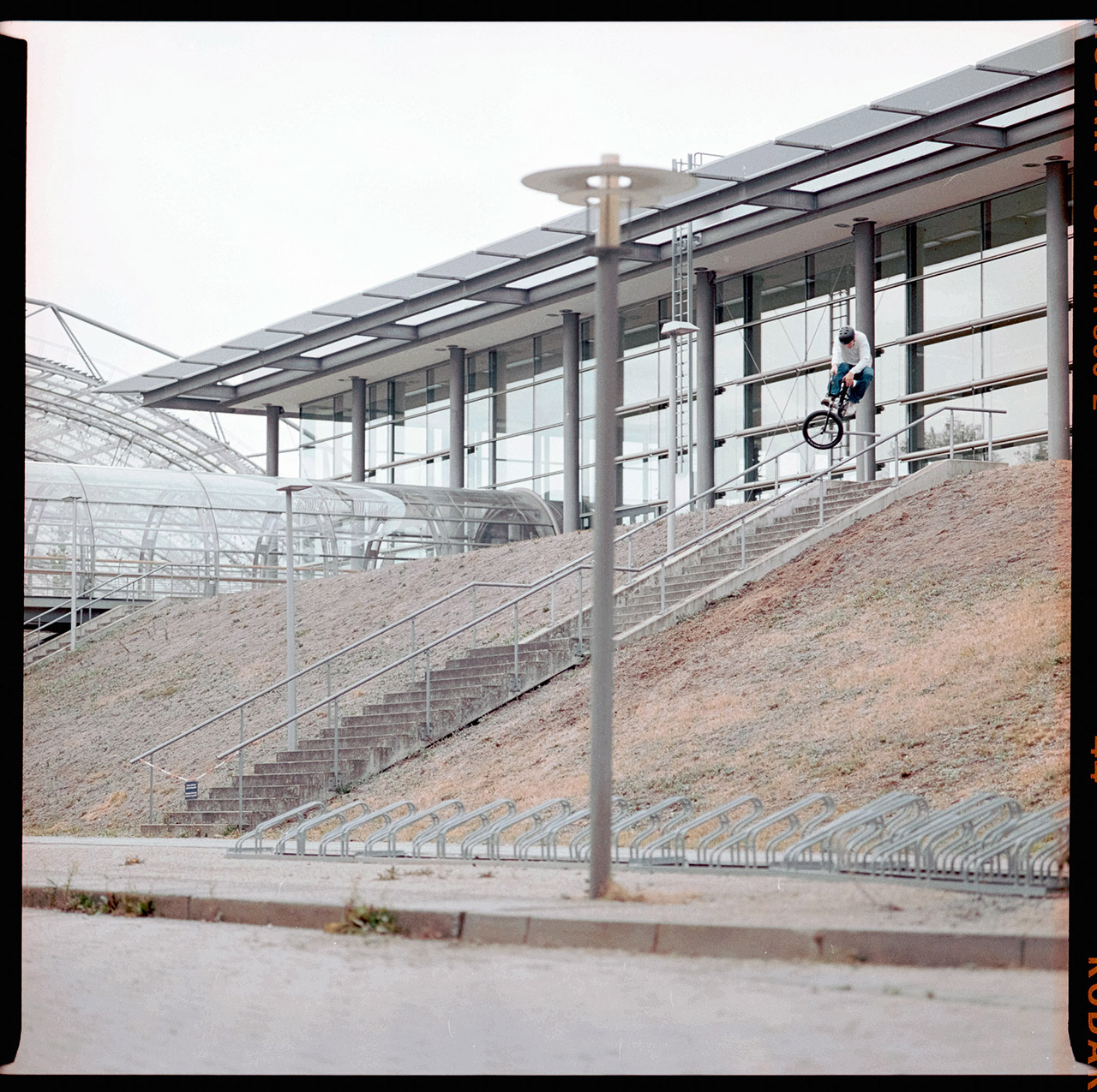 Bilderbuch-Tobaggan und kein Absprung weit und breit? Kein Problem für Angelo Kurtz