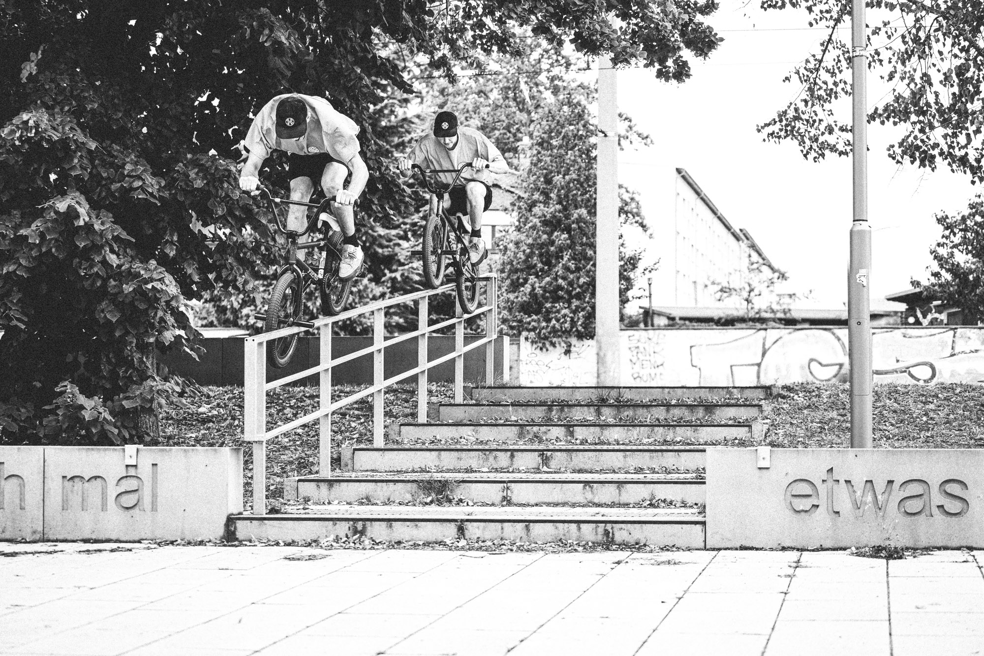 Hier entlang für all die großartigen Fotos von Merlin Czarnulla für die leider kein Platz mehr in unserer Sonderausgabe vom SIBMX-Trip nach Leipzig war.