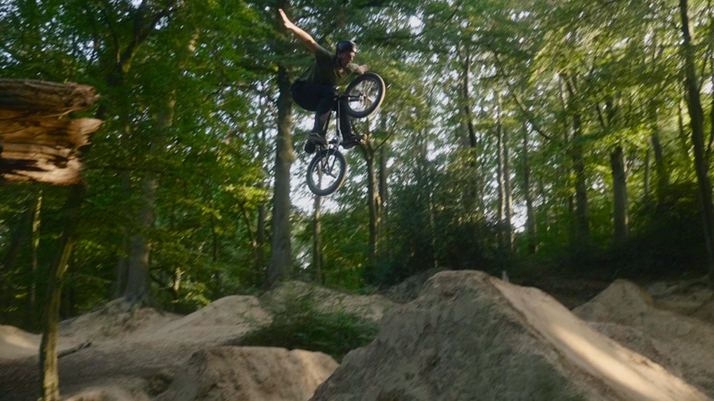 Um Timothy Pesth ist es in letzter Zeit etwas ruhiger geworden, aber auch mit 30 dreht er noch immer unermüdlich seine Runden auf den RBT Trails in Essen.