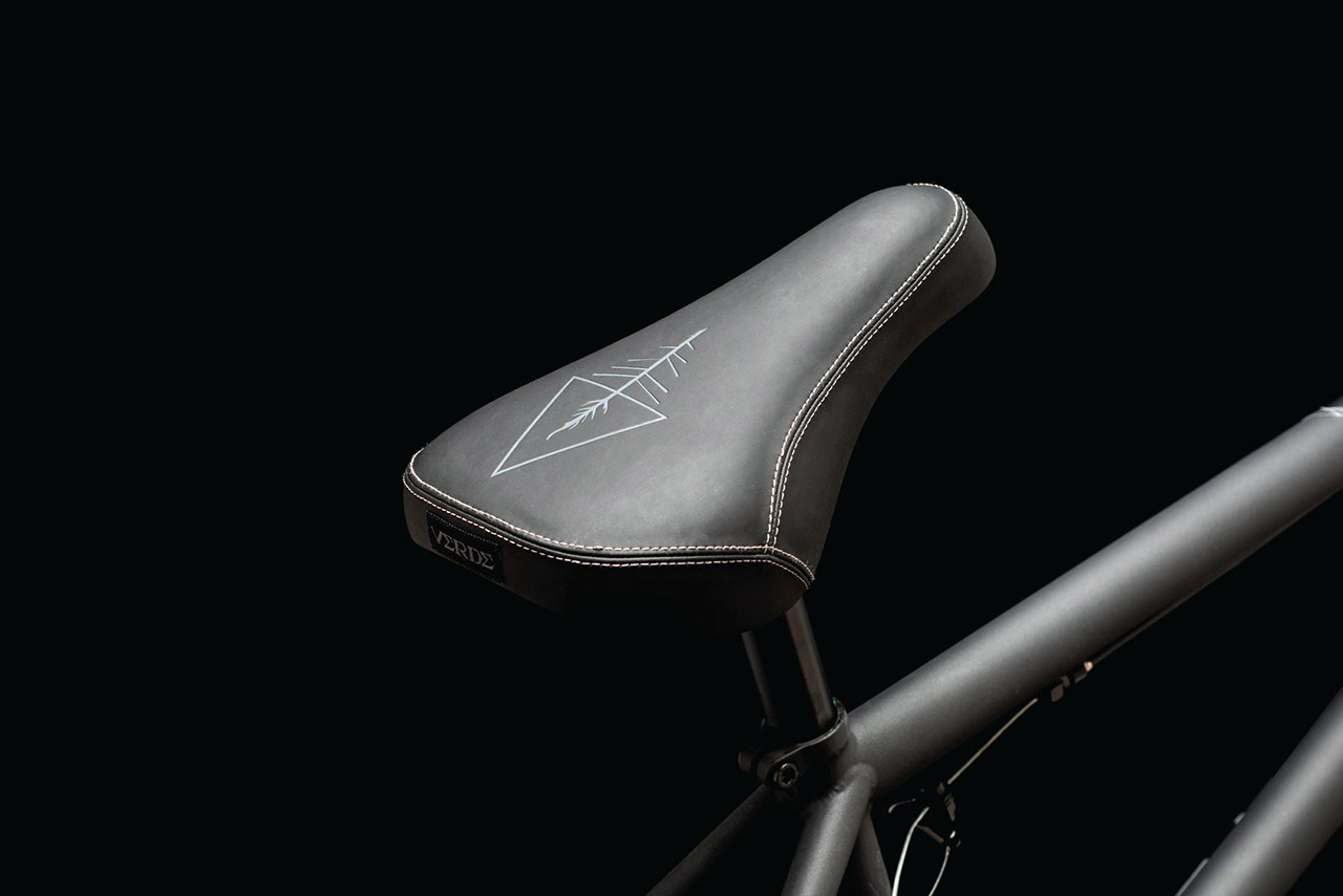 DUO Brand Dots Stealth Pivotal Seat