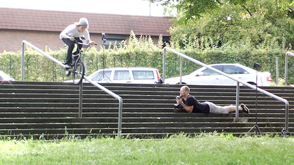 Für den heutigen #damalsdonnerstag reisen wir zurück ins Jahr 2011, als das Haupthaar von Bruno Hoffmann noch wallte und sein Teilesponsor Cinema BMX hieß.