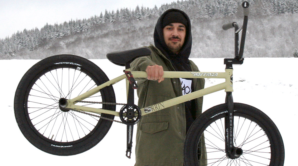 Taylor Cadel ist jetzt über SIBMX für Hoffman Bikes und Erigen BMX unterwegs. In diesem Bikecheck nehmen wir seinen neuen Rider genauer unter die Lupe.