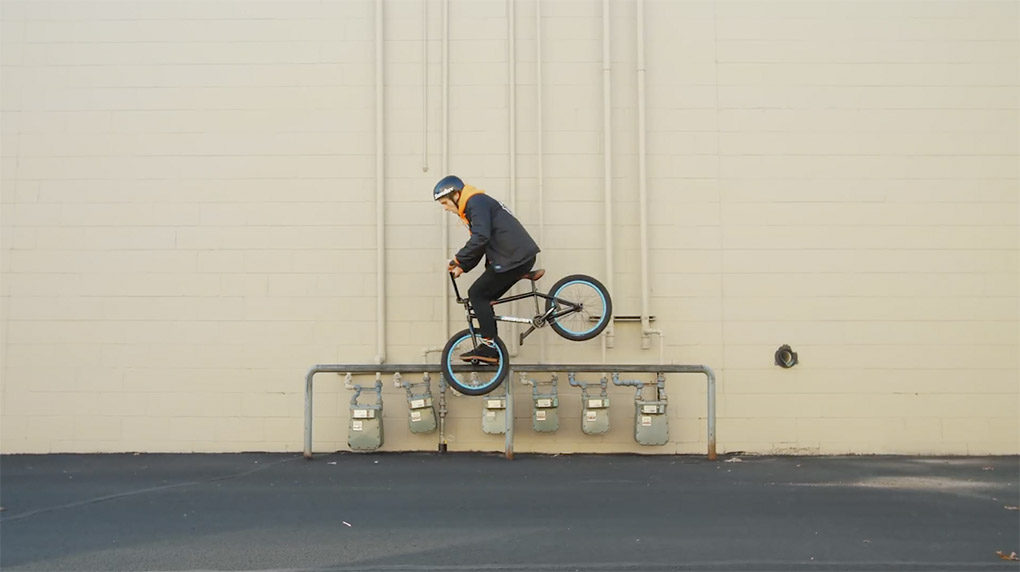 So geht Freestyle: Erik Elstran hat auch mit der zweiten Folge der "Selfstran"-Serie von Sunday Bikes wieder ein kleines Meisterwerk abgeliefert.