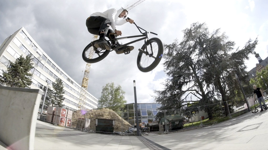 Zum Warmfreuen auf das neue Streetvideo des kunstform-Fahrers Justin Rudd haben wir hier schon einmal einige Leftovers. YEWW!