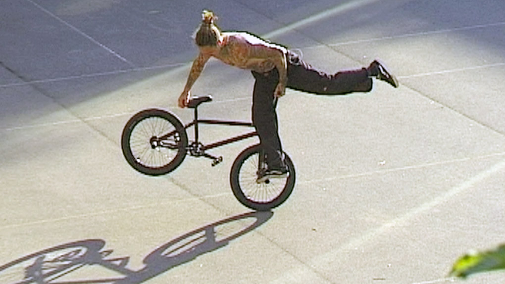 Bevor Kevin Nikulski nach Portugal ausgewandert ist, hat er für die VX von Raph Jeroma-Williams noch schnell ein paar zeitlose Flatlandmoves rausgehauen.