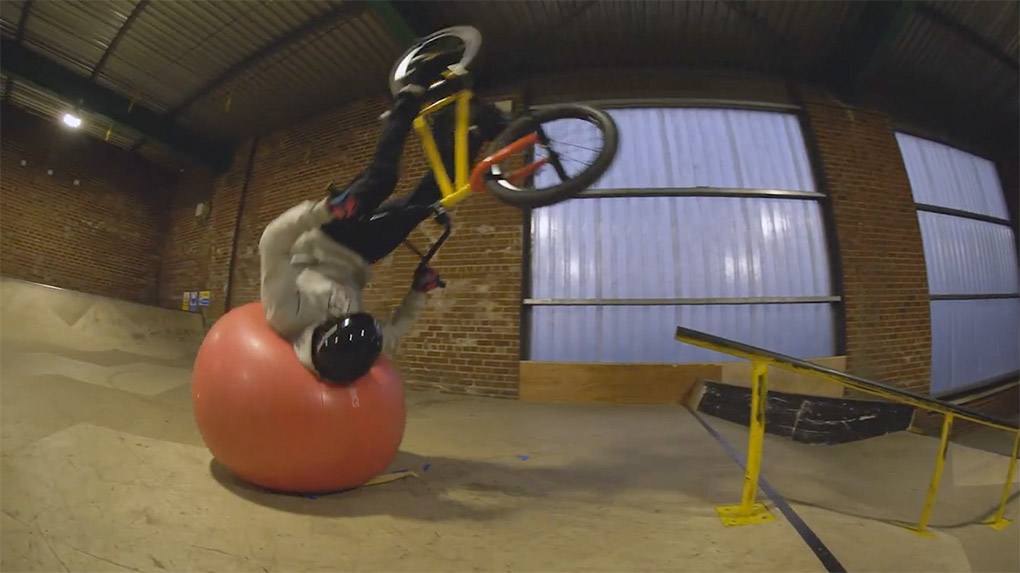 Nach längerer Schaffenspause meldet sich der irische Gefahrensucher Jason Phelan mit einem Knalleredit aus dem Loading Bay Skatepark zurück.