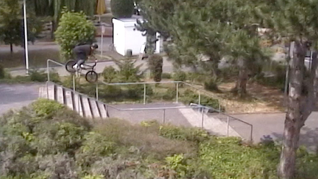 Marvin Mayer räumt in seinem neuen Edit für Tüp und fettarmemilch gründlichst auf den Straßen des Rhein-Main-Gebiets auf.