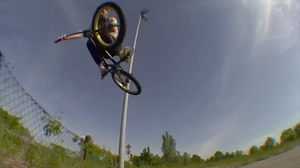 Die Entscheidung fällt nicht leicht: Ist jetzt das "Das kein Radweg"-Mixtape besser, oder dieser 10-minütige Leftoveredit?