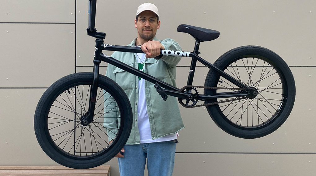 Ein Hinterbau, der länger als 13,5" ist? Grundgütiger! Der Colony-Fahrer Marcel Gans steht uns in diesem Bikecheck Rede und Antwort.