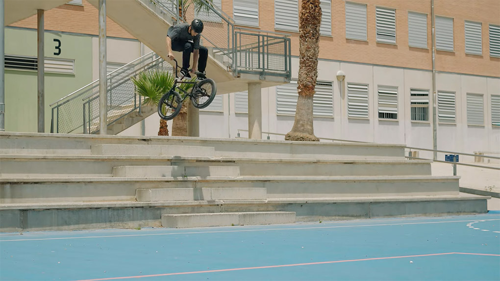 Von Ondra Leo hatten wir schon einige richtig gute Video auf der Seite, aber sein neuer "Demons & Angels"-Edit ist definitiv next level shit.