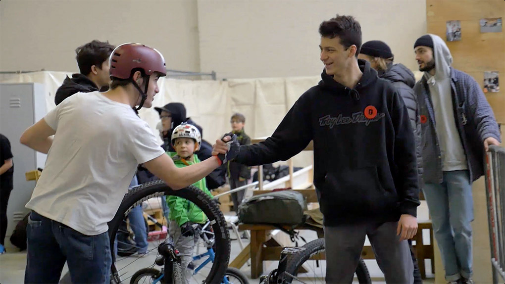 Werde Teil des Teams der Gleis D Skatehalle in Hannover! Jetzt als BFDler:in bewerben! Alles Weitere erfährst du hier.