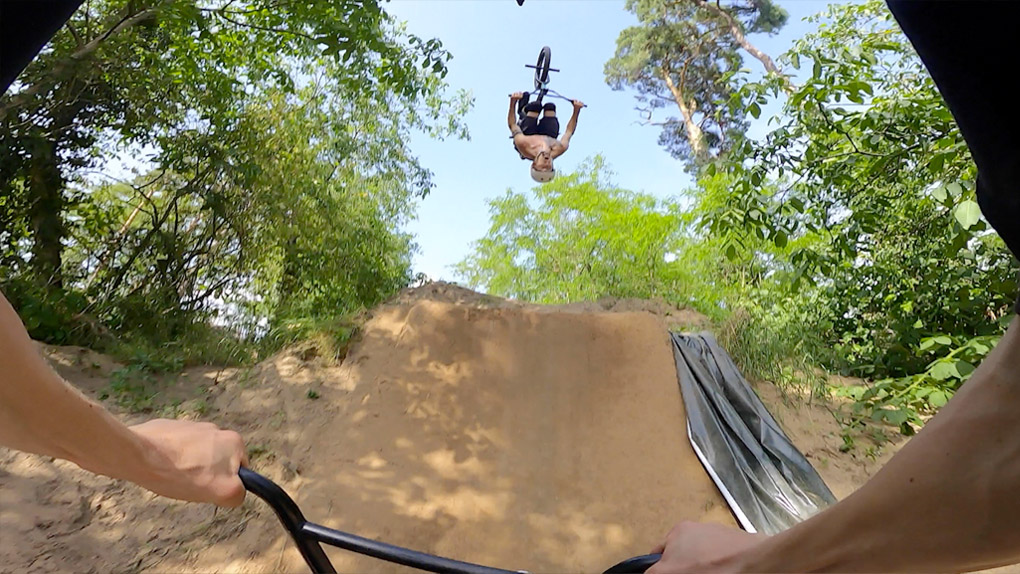 Sonne, Hügel, Kaltgetränke: Hier entlang für unser Video von Sven Littfinskis Geburtstagssause an den H20 Trails in Seeheim-Jugenheim.