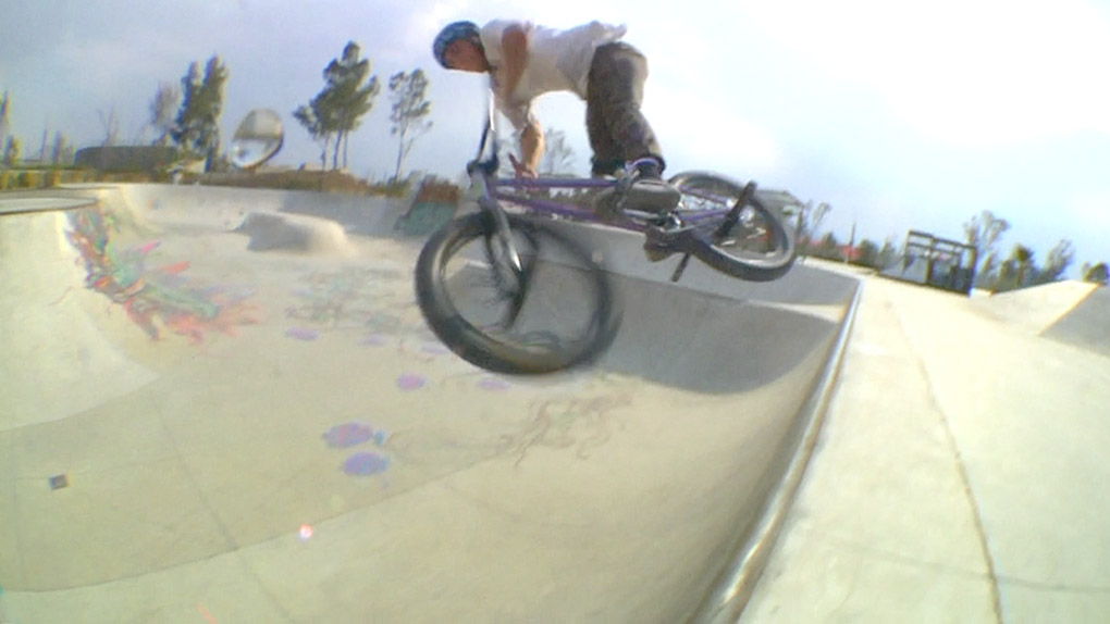 Aus Mexiko-Stadt erreicht uns das neue Video von Jordan Medina aka @lil_tyler__, für das sich der junge Mann ordentlich gegeben hat.