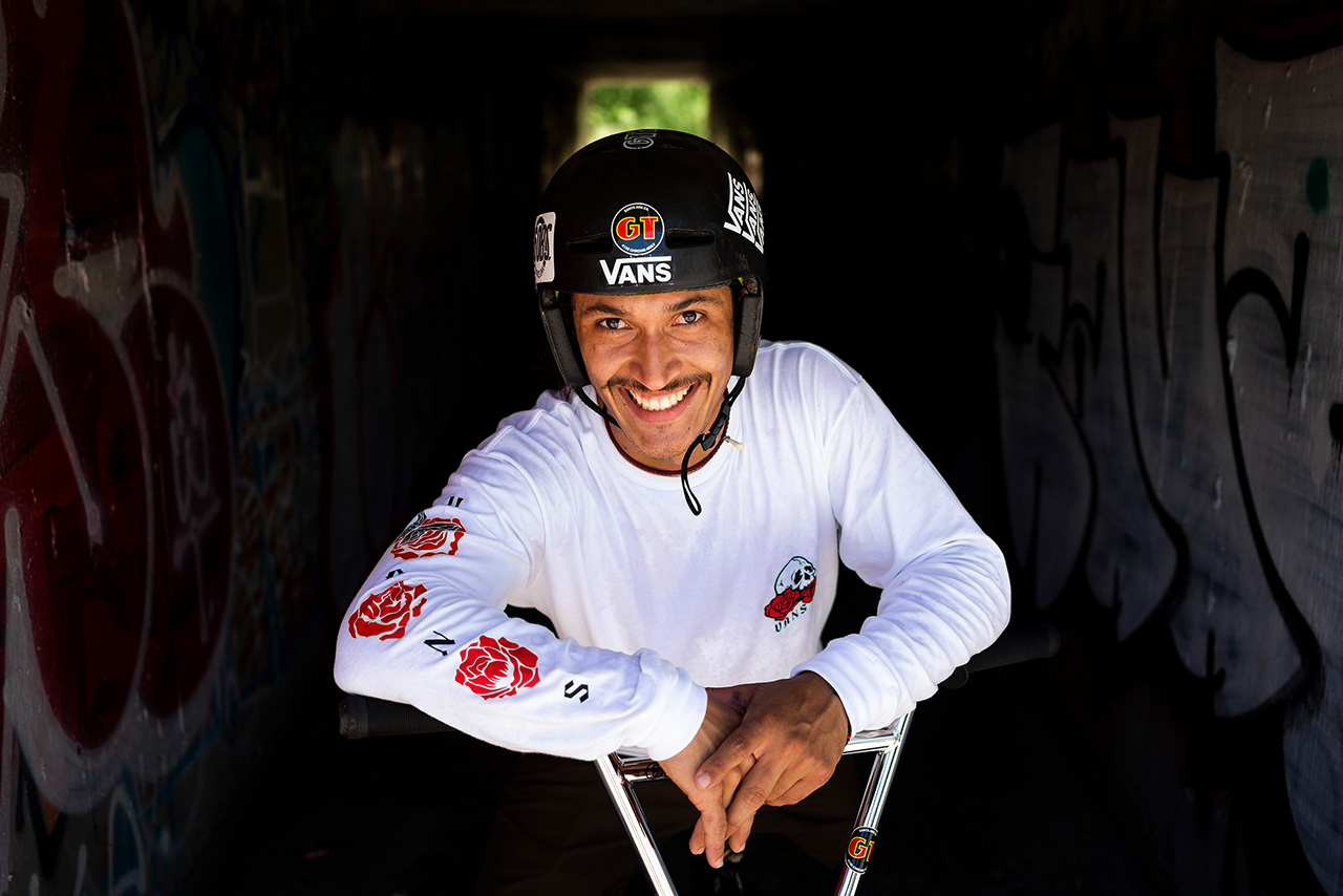 Julian Molina auf VANS