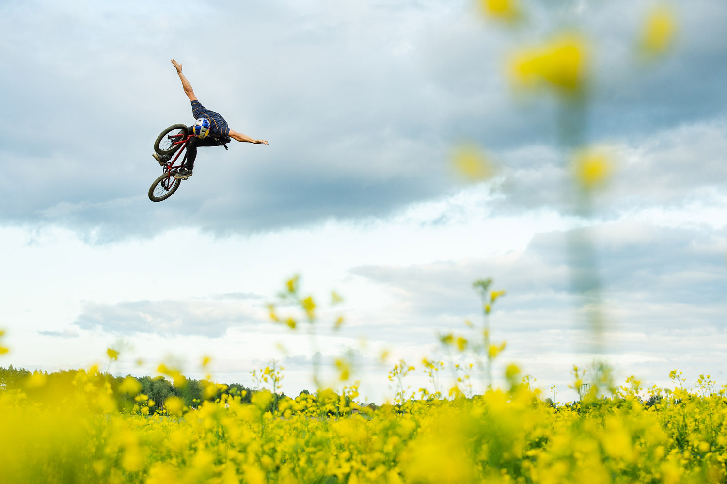 Red Bull Illume ist in diesem Jahr mit der sechsten Auflage des weltweit größten Adventure- und Actionsport-Fotowettbewerbs zurück.