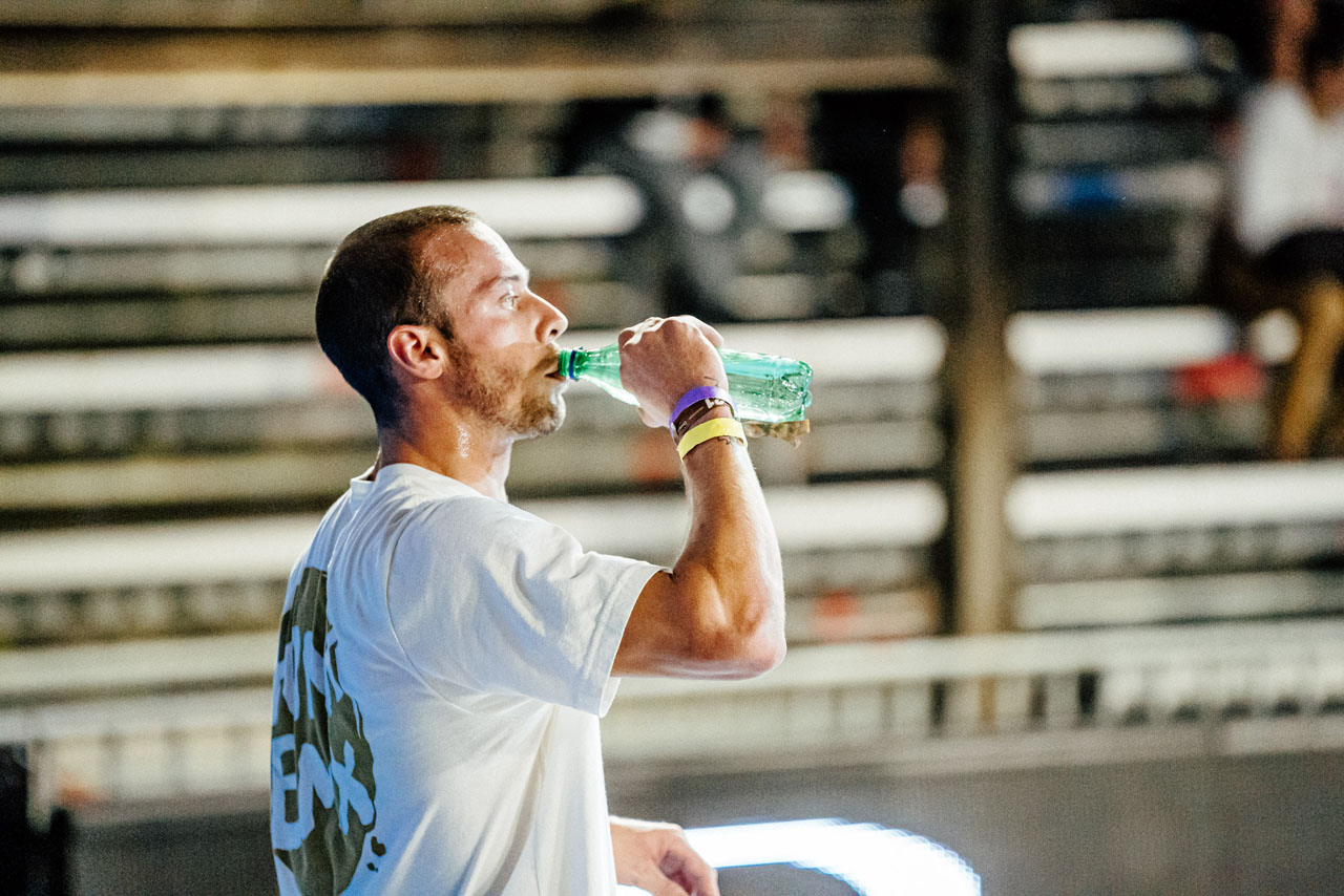 Kurz vor seinem Abflug nach Estland wurde Hobie Doan in Austin das Auto aufgebrochen und neben seinem Fahrrad auch der Reisepass und alles weitere Gepäck geklaut. So trudelte er zwei Tage später als geplant im Baltikum ein und fuhr ohne nennenswertes Training direkt ins Finale. Was für ein Trooper!