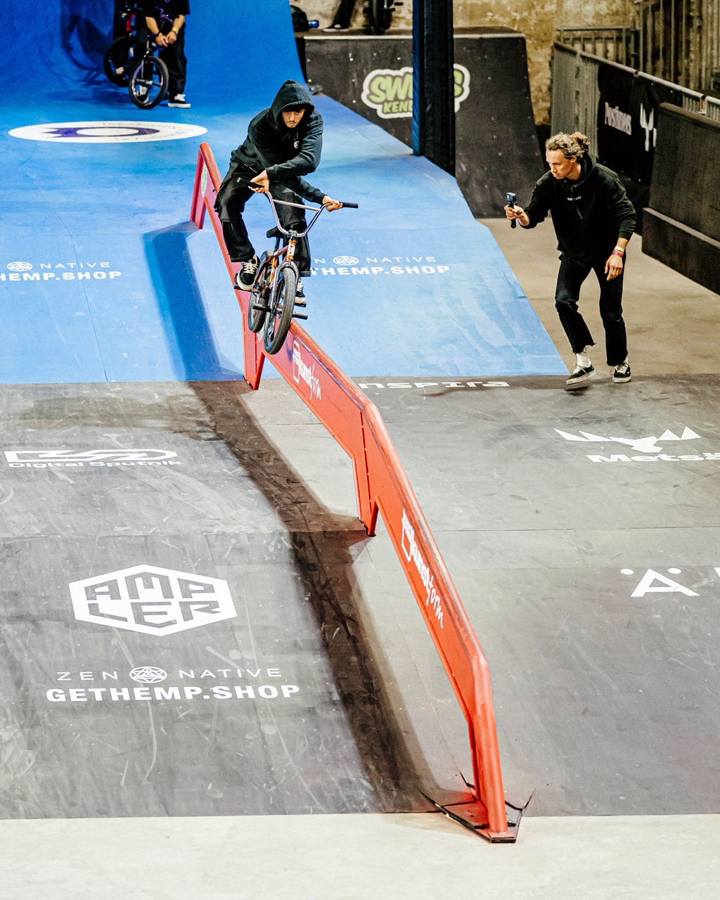 Die Wahrscheinlichkeit, dass Joe Jarvis aus diesem X-Up Grind einen Hard 180 gezogen hat, ist genauso hoch, wie die, dass er danach die Nacht nicht alleine verbracht hat