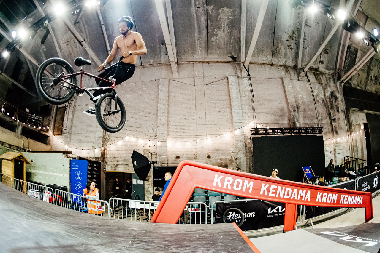 Uprail Hard 180 Whip von dem englischen GT-Fahrer Michael Dickinson im Practice