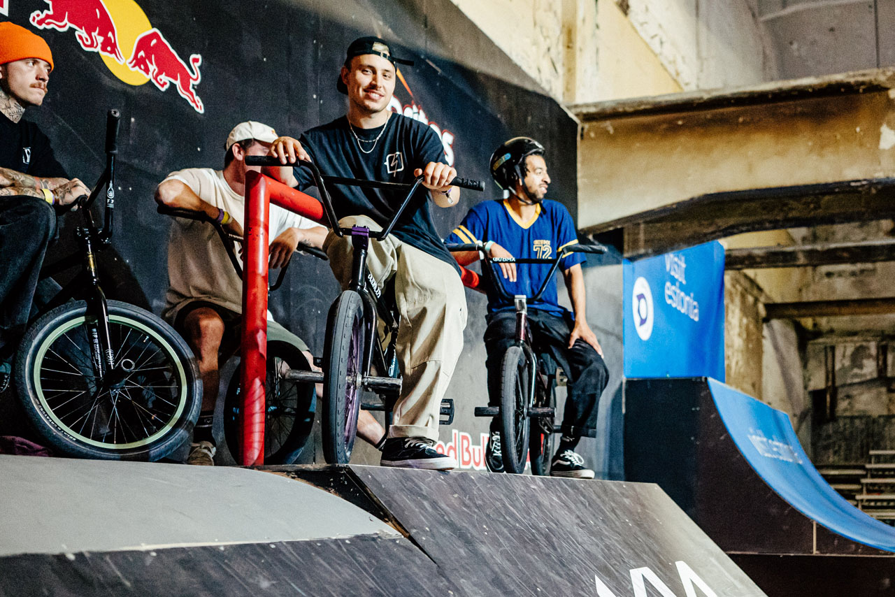 Miguel Smajli fuhr das ganze Woche über nicht nur richtig gut Fahrrad, sondern stand am Samstagabend auch noch auf der Aftershowparty auf der Bühne, um ein paar Bars zu spitten