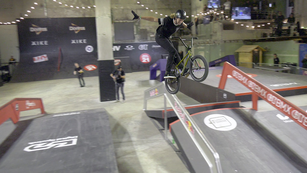 Hammertime! Hier entlang für alle Highlights und die Ergebnisse der BMX Street Finals auf der Simple Session 2021 in Tallinn, Estland.