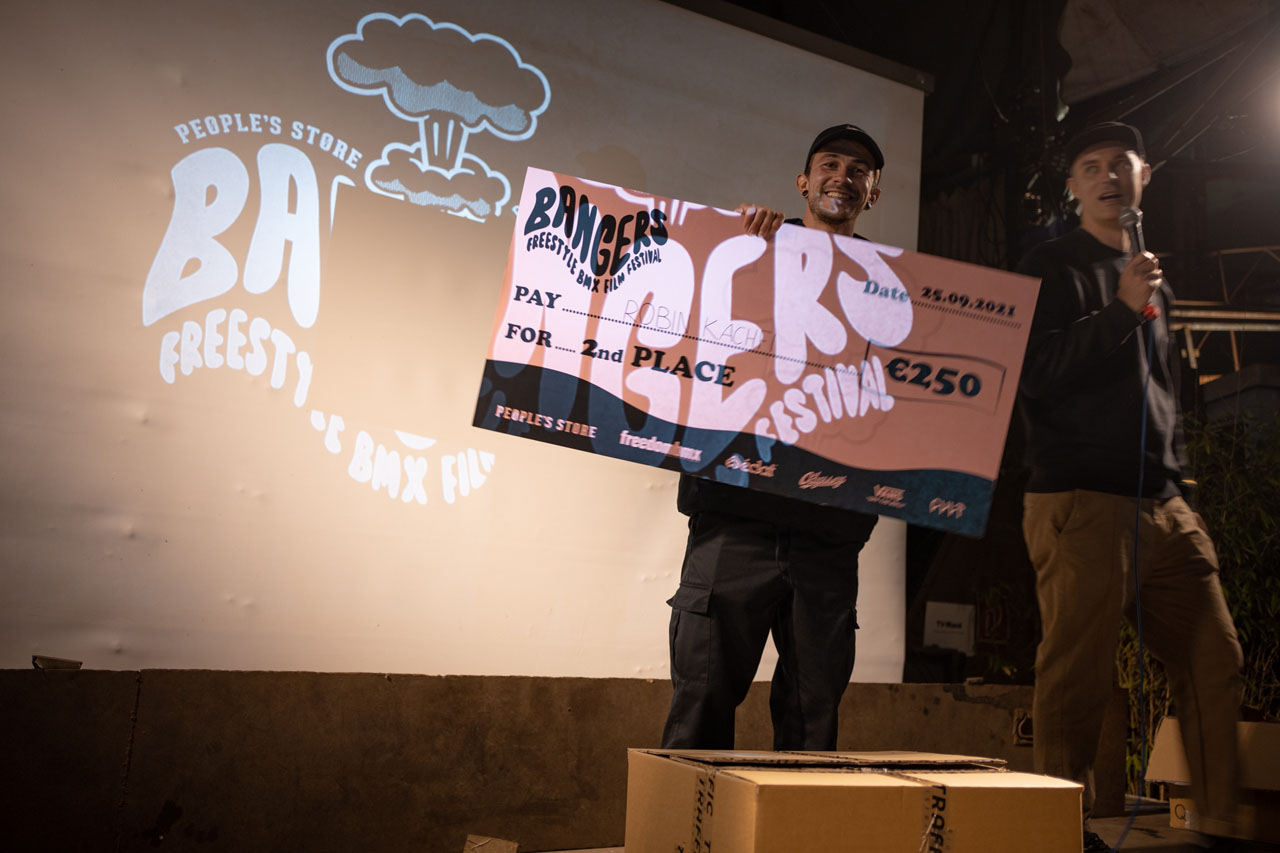 Respekt! Nachdem Robin Kachfi im vergangenen Jahr mit Jan Mihaly in der Hauptrolle den 1. Platz bei Bangers geholt hatte, kam er diesmal mit seinem Solo-Edit auf Platz 2