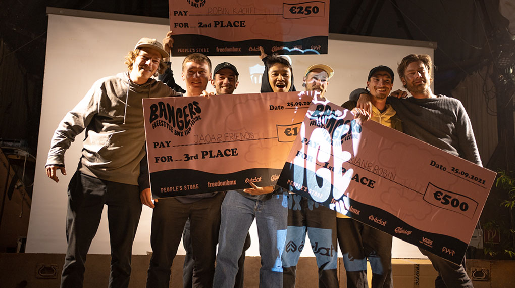 Was für ein Abend! Hier entlang für unsere große Gallery vom Bangers Freestyle Film Festival 2021 im Kölner Odonien.