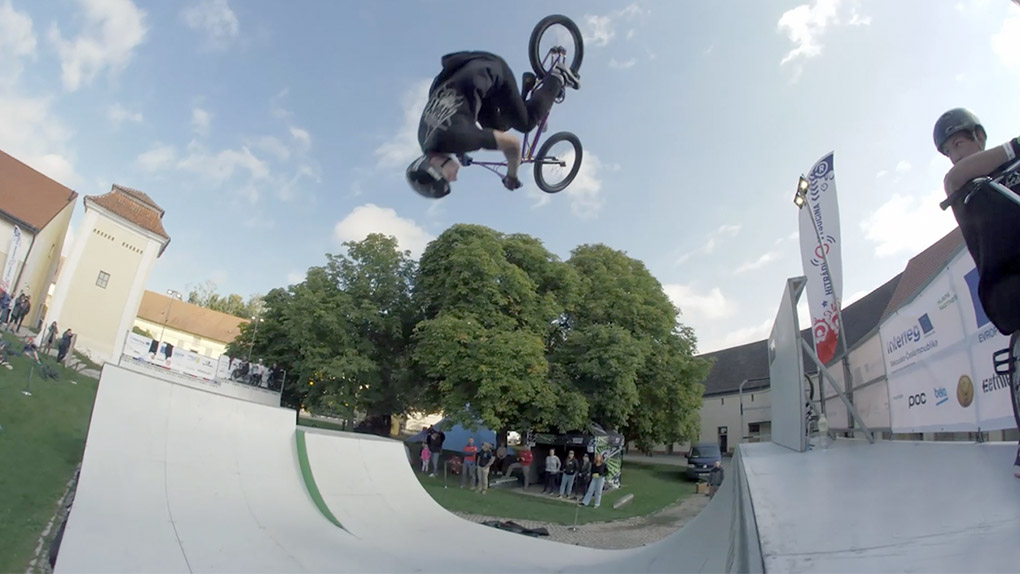 Bikeflip to Whip? Hier entlang für 17 Minuten raw footage vom "BMXtreme Fest 2021"-Minirampcontest mit Martin Rantes, Michael Beran uvm.