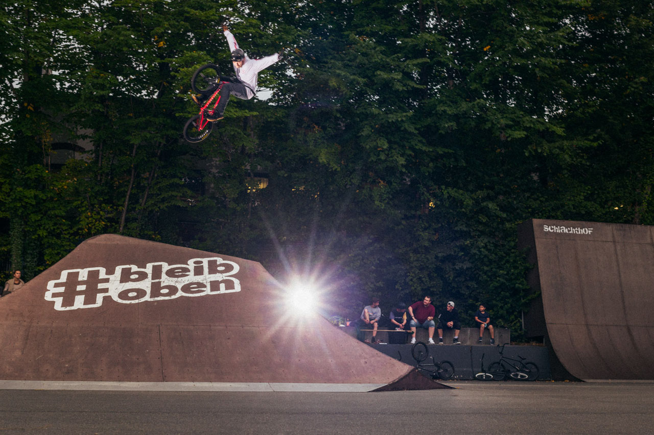 Julian Bachmann macht den Adler über die Hip