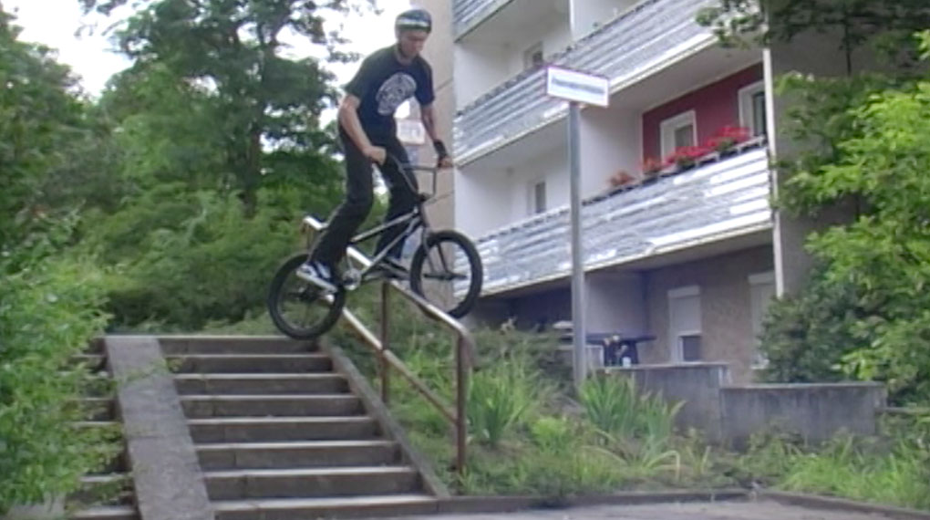 Für sein neues "Bike Nomad"-Video hat der Fitbikeco. und 360-Grad-Teamfahrer Quirin Reichmeyer Rails und Ledges in ganz Deutschland massiert.