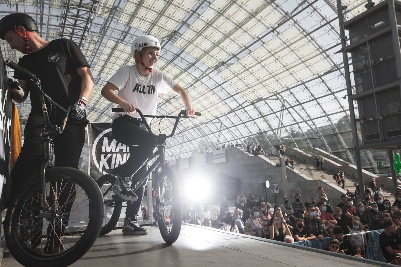 Kim Lea Müller hat stets ein Lächeln auf den Lippen, wenn sie fährt, und holte den Sieg bei den Damen
