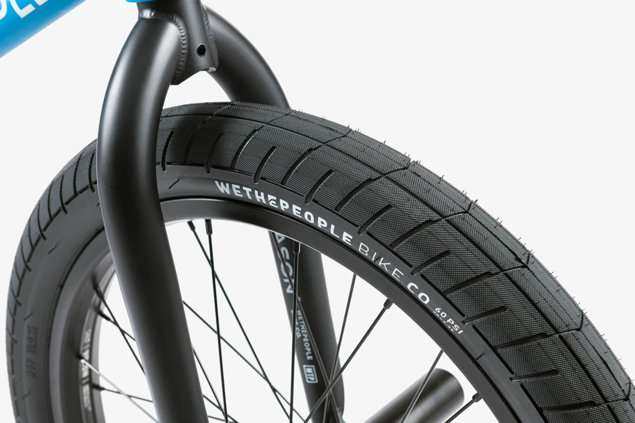 Die Activate Tires von Wethepeople sind darauf ausgelegt, mit einem niedrigen Luftdruck gefahren zu werden (max. 60 psi) und eignen sich damit bestens für Nosemanuals, Railrides und andere angesagte Streettricks