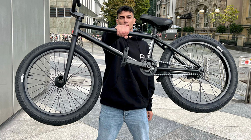 Vangeli Katsiakis ist ab sofort für Federal Bikes unterwegs. In diesem Bikecheck nehmen wir sein Rad einmal genauer unter die Lupe.