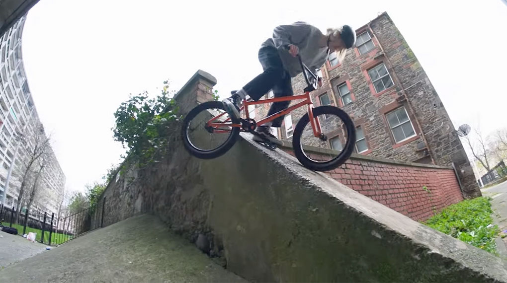 Pegs? Fehlanzeige! Kreativität und tolle Spots? Doppelcheck! Rory McLean hat einen herzerfrischenden Edit für BSD gefilmt. 