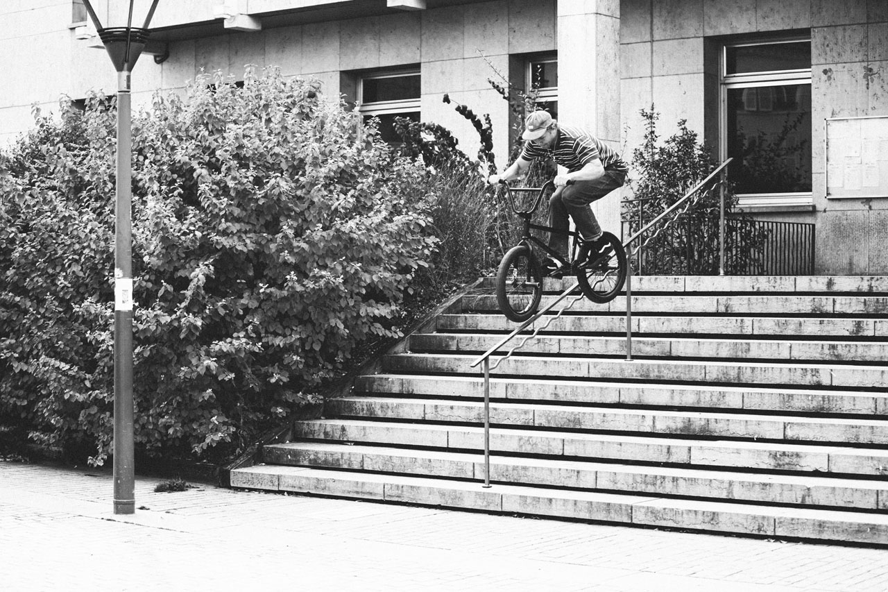 Bevor die Treppe von einer Hochzeitsgesellschaft zerflext wurde, gönnte sich Dima noch schnell einen Rail Feebs