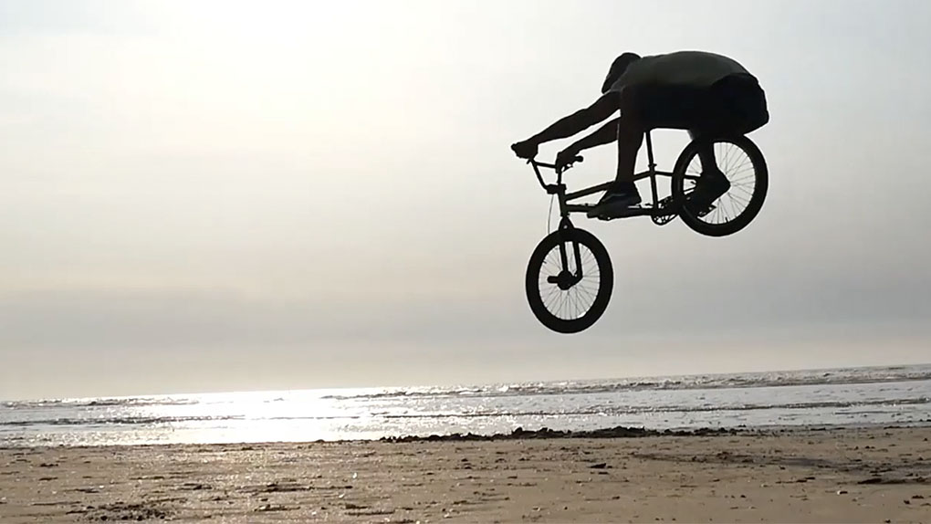 Jürgen Funk kassiert für sein neues Video multiple Knöllchen von der Stylepolizei. Warum ihm das egaler nicht sein könnte, erfährst du hier.