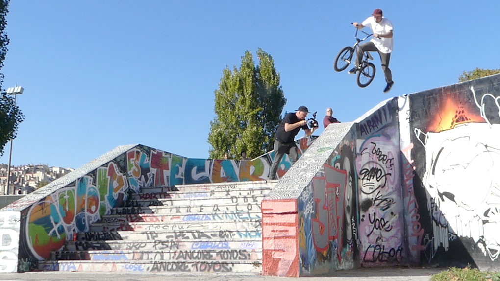 Zwar wurden The Medialist alle Aufnahmen vom SIBMX-Trip nach Frankreich geklaut, aber das heißt nicht, dass es kein Tourvideo gibt!