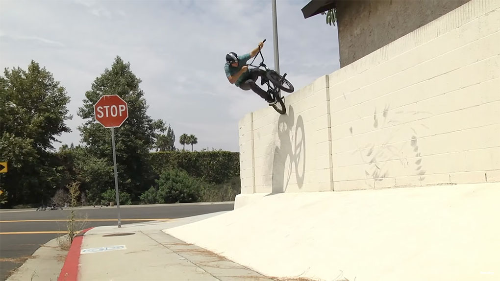 Gary Young fährt gerne schnell und fliegt gerne weit, und genau das kann man mit seinem Wavelength Frame von Sunday Bikes ganz hervorragend.