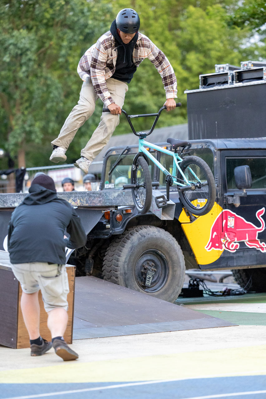 Bis auf Dirt ist Sikharin Supanmart einfach jede Disziplin beim Highway mitgefahren