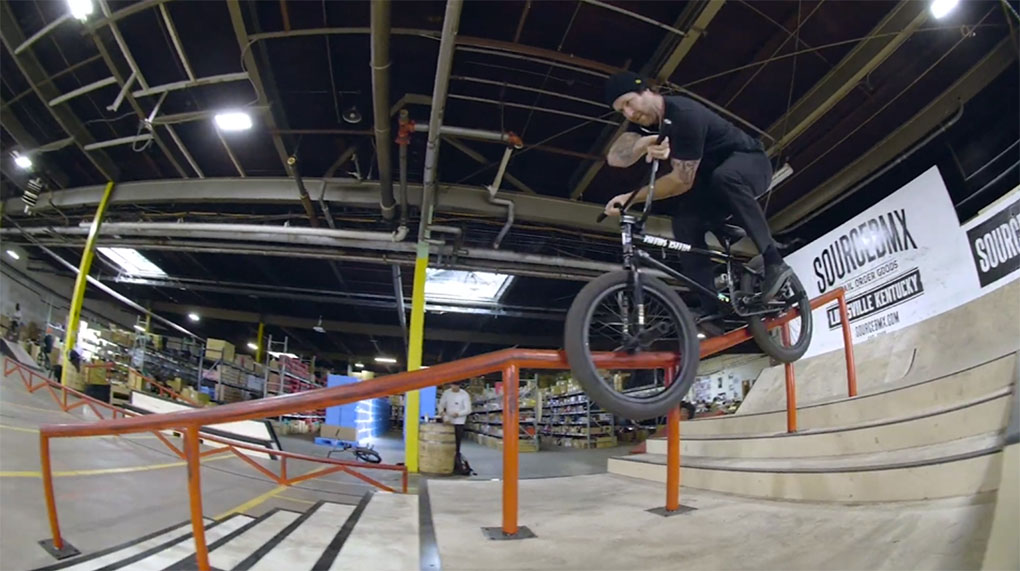 Nathan Williams, Casey Starling, Dan Coller, Hobie Doan und Jacob Cable von Kink BMX machen kurzen Prozess mit dem Source-Park.