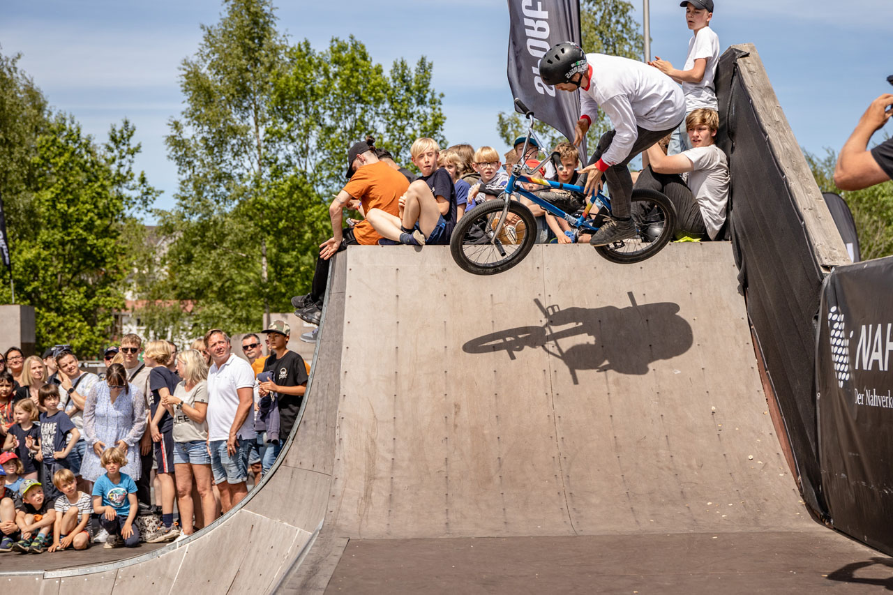 Daniel Traeder nutzte in seinem Run die ganze Minirampe und landete dadurch bei den Amateuren auf Platz 2
