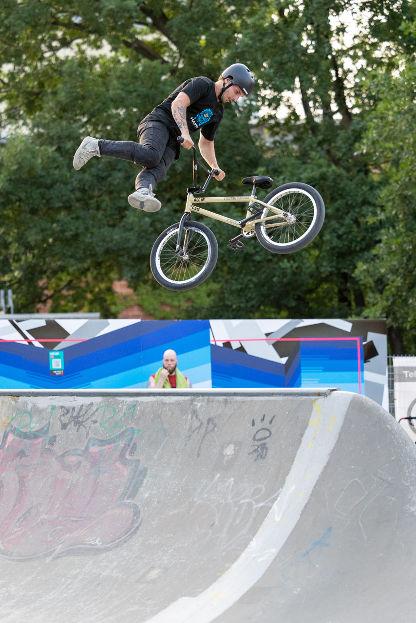 Dominik Freigang rasiert seit seinem Comeback gegen den Strich: 1. Platz am Samstag und Platz 2 am Sonntag. Nicht schlecht!