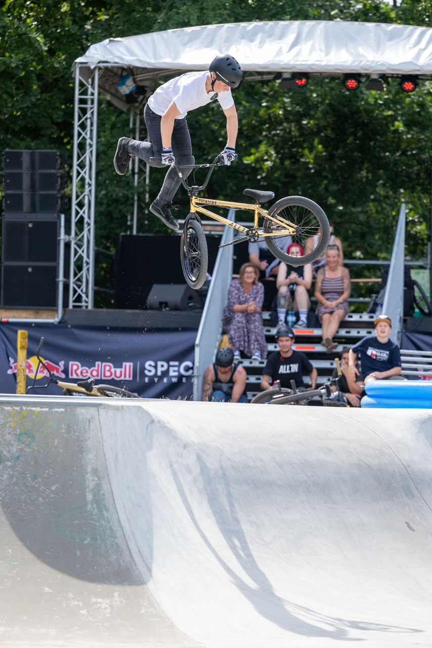 Moritz Kasiske ist zwar erst 15 Jahre jung, schmiss in der Proklasse aber schon mit Double Whips um sich